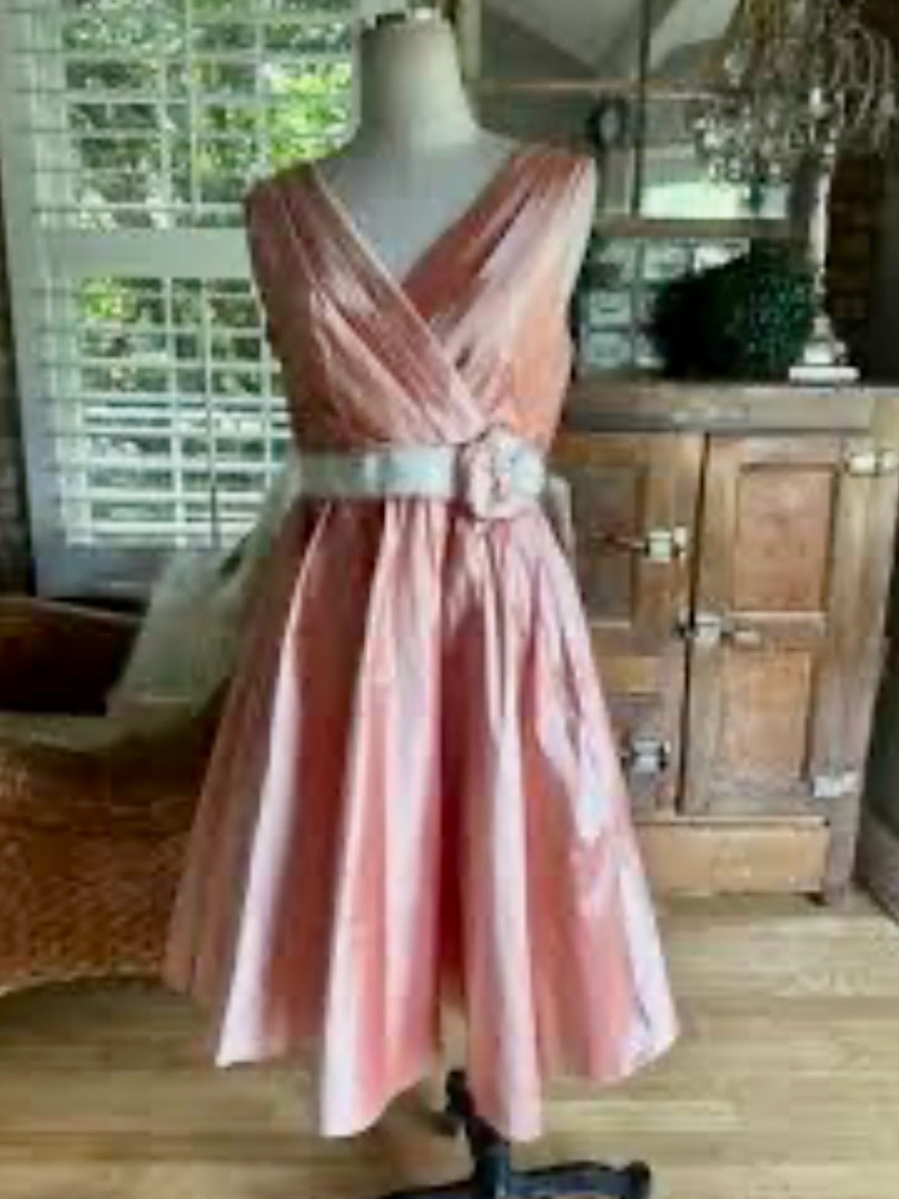Monique Lhuillier ML BRIDESMAIDS Peach-Pink Satin V-Neck Midi Dress
